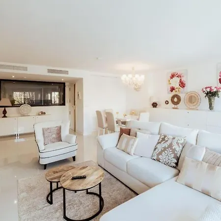 Apto. Plaza Seneca Centro Apartment *